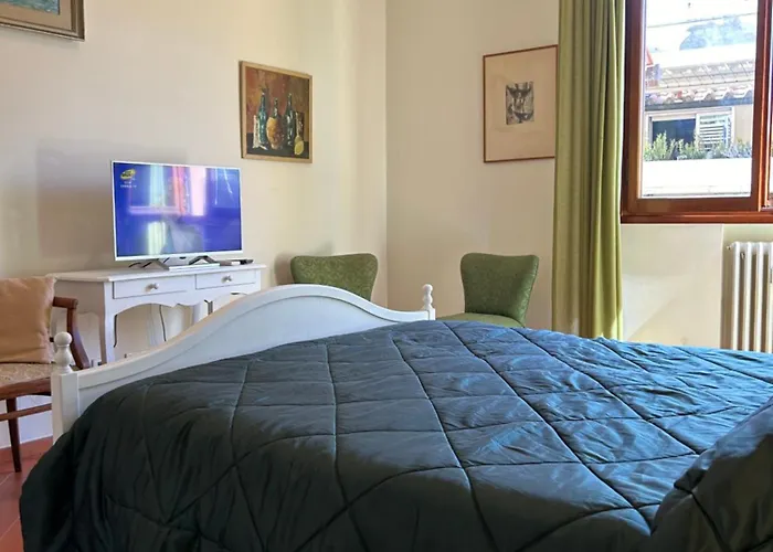Borgo San Jacopo 8 *